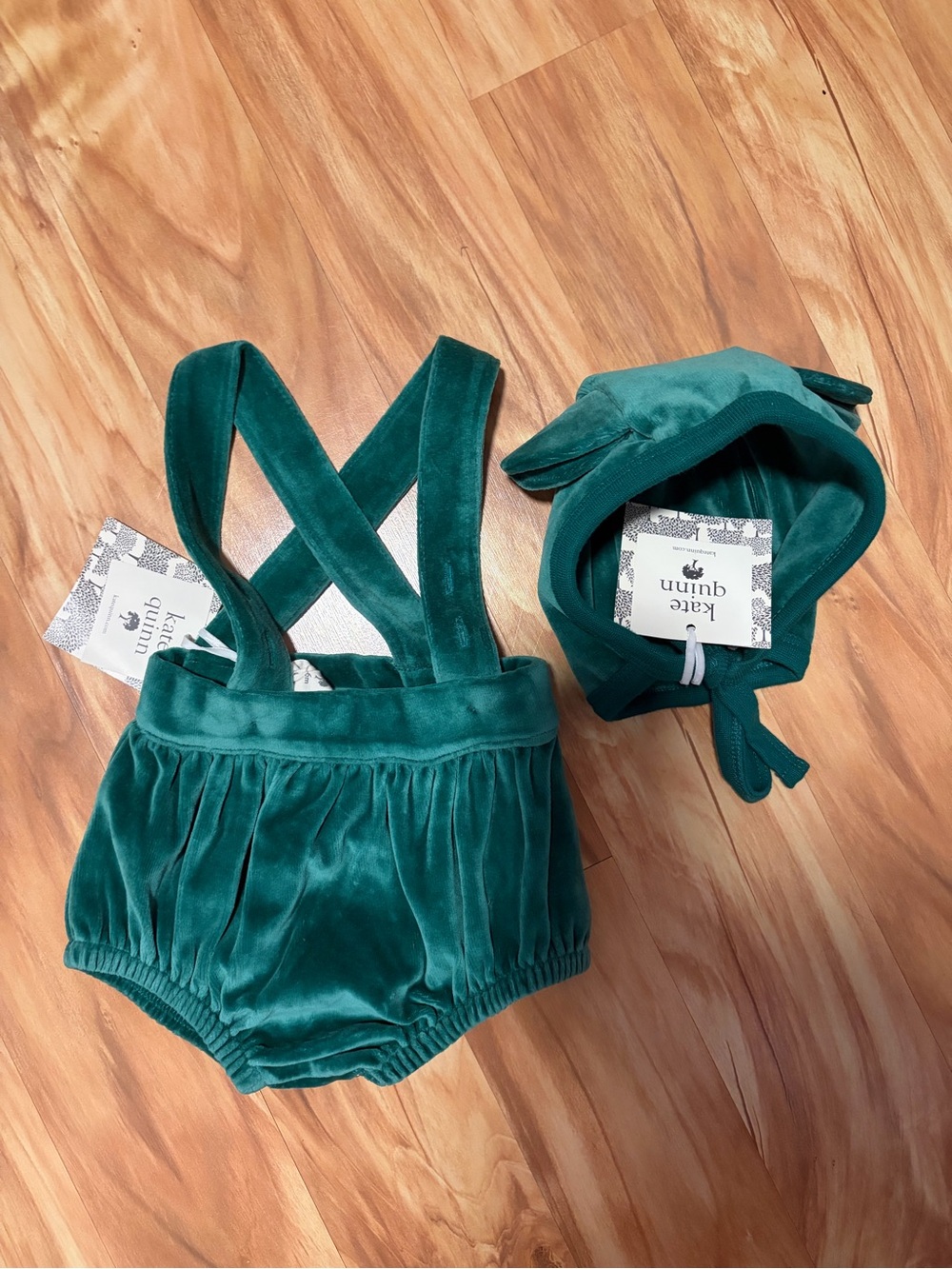 Kate Quinn Velvet suspenders shorts bloomers  & Hat Set - Kids Accessories